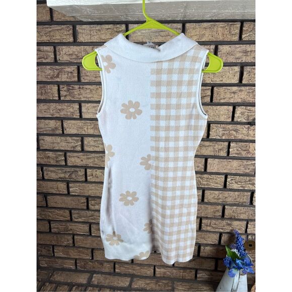 LE LIS Printed Sleeveless Front Button Detail Knit‎ Mini Dress - Picture 5 of 7